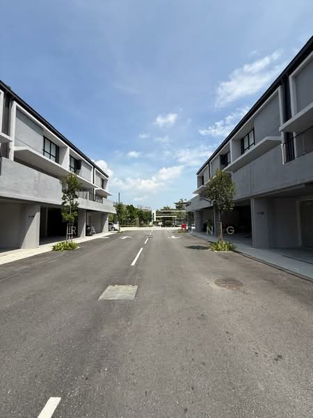 3-storey Terraced House for Sale in Taman Bukit Serdang (Seri Kembangan) - Ray Chong - Exterior - PropertyGuru.com.my