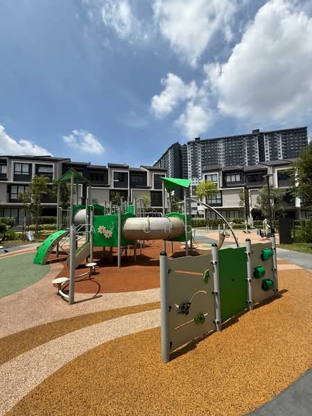 3-storey Terraced House for Sale in Taman Bukit Serdang (Seri Kembangan) - Ray Chong - Exterior - PropertyGuru.com.my