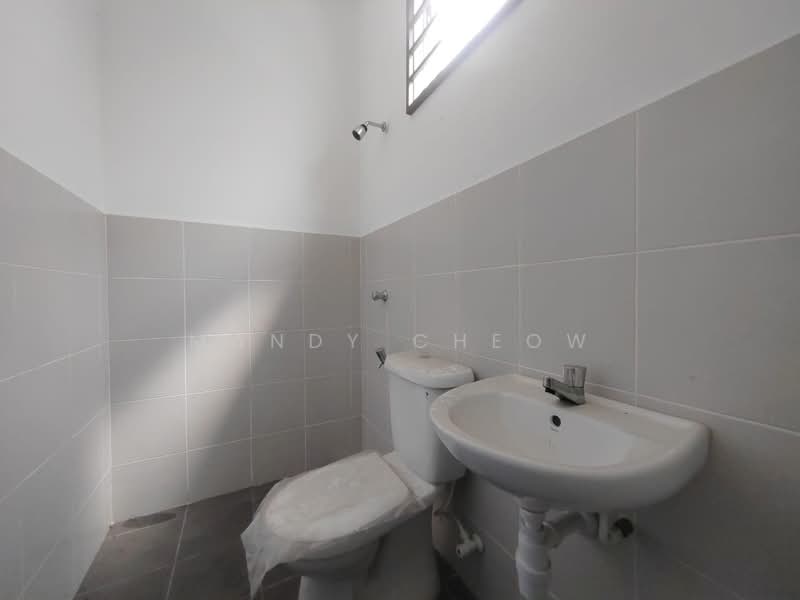 Terraced House for Sale in Taman Kundang Jaya (Rawang) - Mandy Cheow - Bathroom - PropertyGuru.com.my