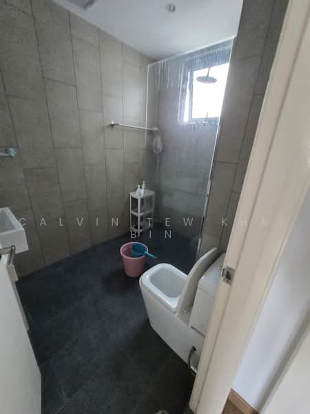 Servis Apartment untuk Disewa di East Parc @ Manjalara - Calvin Tew Khai Bin - Master Bathroom - PropertyGuru.com.my