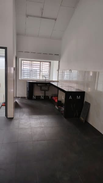 Rumah Teres 1-Tingkat untuk Disewa di Taman Perling (Perling) - Jenny Lam - Kitchen - PropertyGuru.com.my