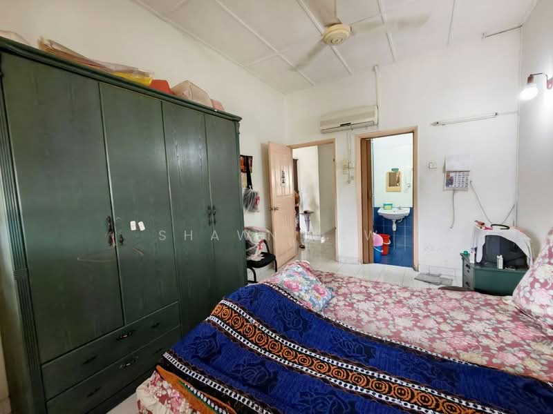1-storey Terraced House for Sale in Taman Rinting (Masai) - Shawn Law - Bedroom - PropertyGuru.com.my