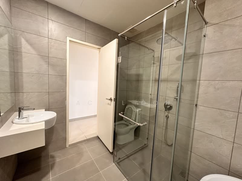 Service Residence for Rent at Dorsett Waterfront Subang - Rachel Goh - Bathroom - PropertyGuru.com.my