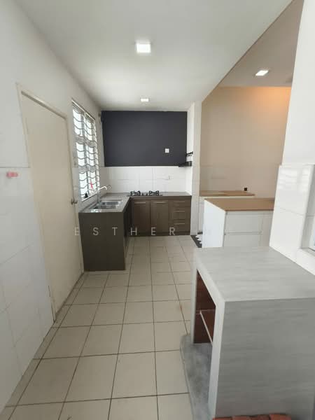 Rumah Teres 2-Tingkat untuk Disewa di Kemuning Utama (Shah Alam) - Esther Ng - Kitchen - PropertyGuru.com.my