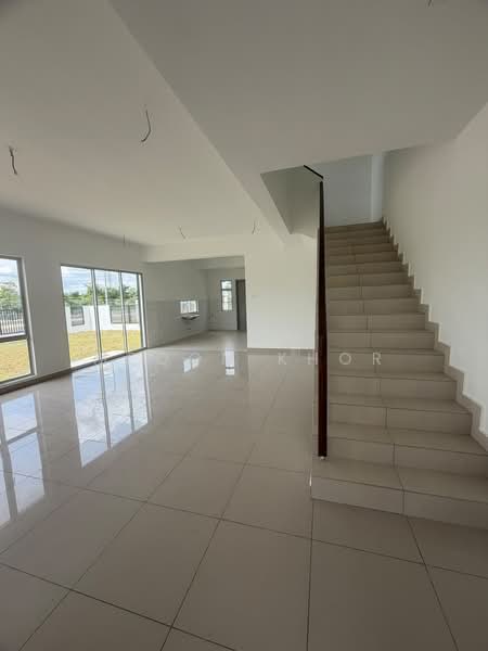 2-storey Terraced House for Sale in Amverton Hills (Sungai Buloh) - Meoon Khor - Living Room - PropertyGuru.com.my