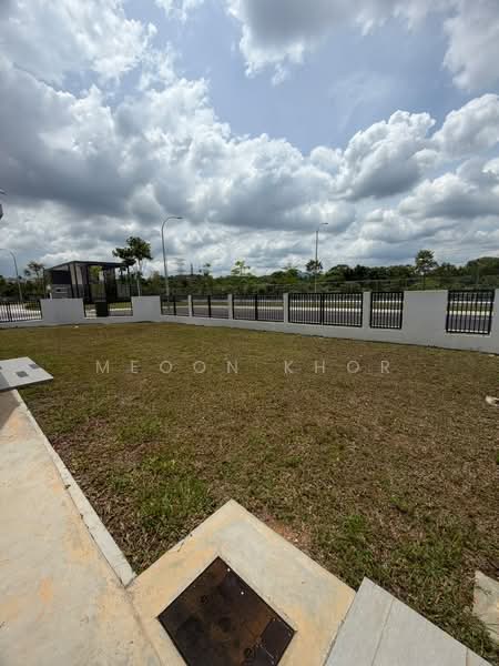 2-storey Terraced House for Sale in Amverton Hills (Sungai Buloh) - Meoon Khor - Exterior - PropertyGuru.com.my