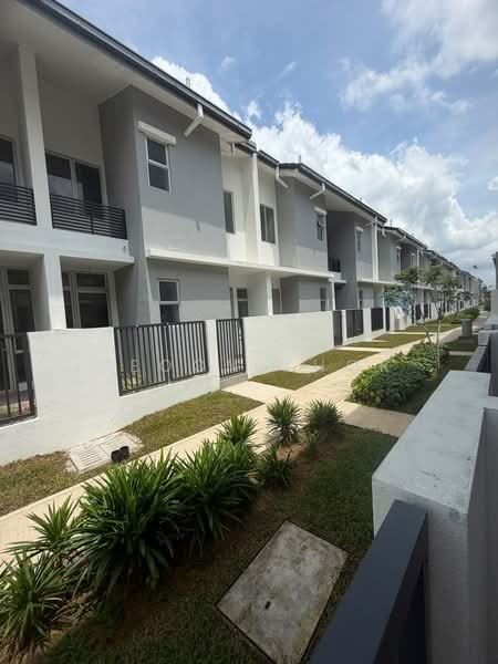 2-storey Terraced House for Sale in Amverton Hills (Sungai Buloh) - Meoon Khor - Exterior - PropertyGuru.com.my