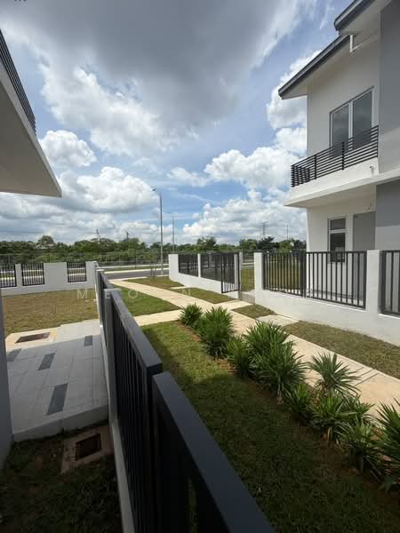2-storey Terraced House for Sale in Amverton Hills (Sungai Buloh) - Meoon Khor - Exterior - PropertyGuru.com.my