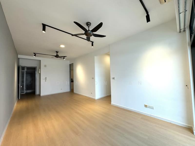 Servis Apartment untuk Dijual di Sky Gardens Residences - Johnson Tan - Living Room - PropertyGuru.com.my