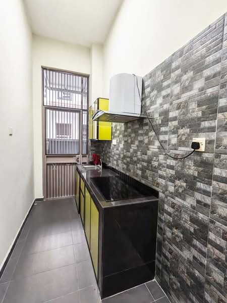 Rumah Kluster untuk Disewa di Eco Botanic (Iskandar Puteri (Nusajaya)) - Tuxton Phiong - Kitchen - PropertyGuru.com.my