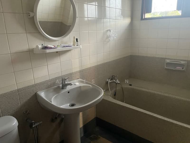 Pangsapuri untuk Dijual di Villa Dahlia - Agnes Tan - Bathroom - PropertyGuru.com.my