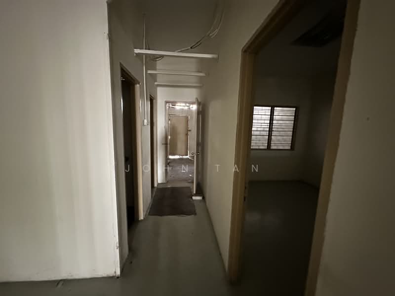 Kedai / Pejabat untuk Dijual di Taman Lian Hoe (Kuchai Lama) - John Tan - Corridor - PropertyGuru.com.my