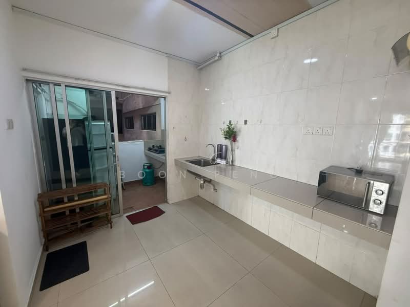 Servis Apartment untuk Disewa di Kuchai Avenue - Boon Peng - Kitchen - PropertyGuru.com.my