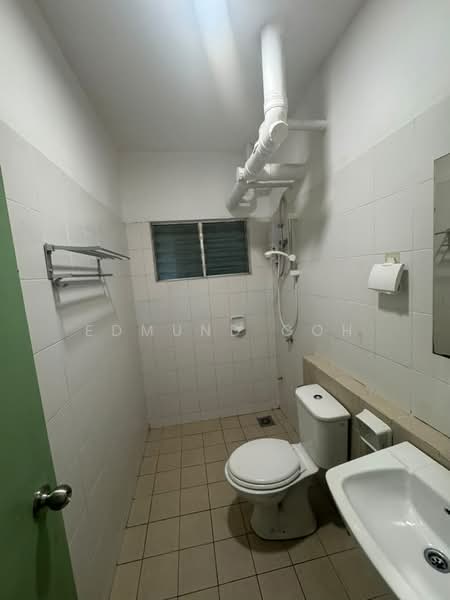 Pangsapuri untuk Dijual di Suria Permai - Edmund Goh - Bathroom - PropertyGuru.com.my