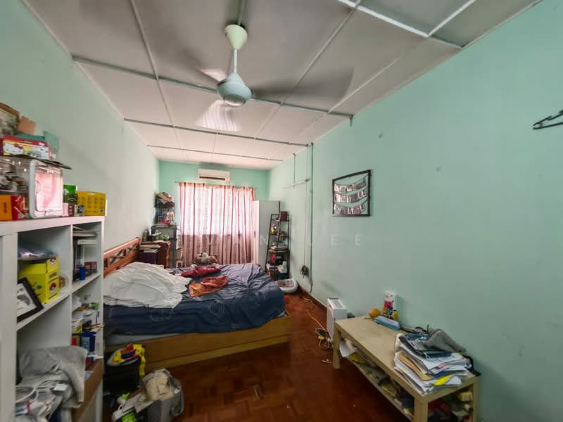 Rumah Teres 2 Tingkat untuk Dijual di SS2 (Petaling Jaya) - Ivan Lee - Bedroom - PropertyGuru.com.my
