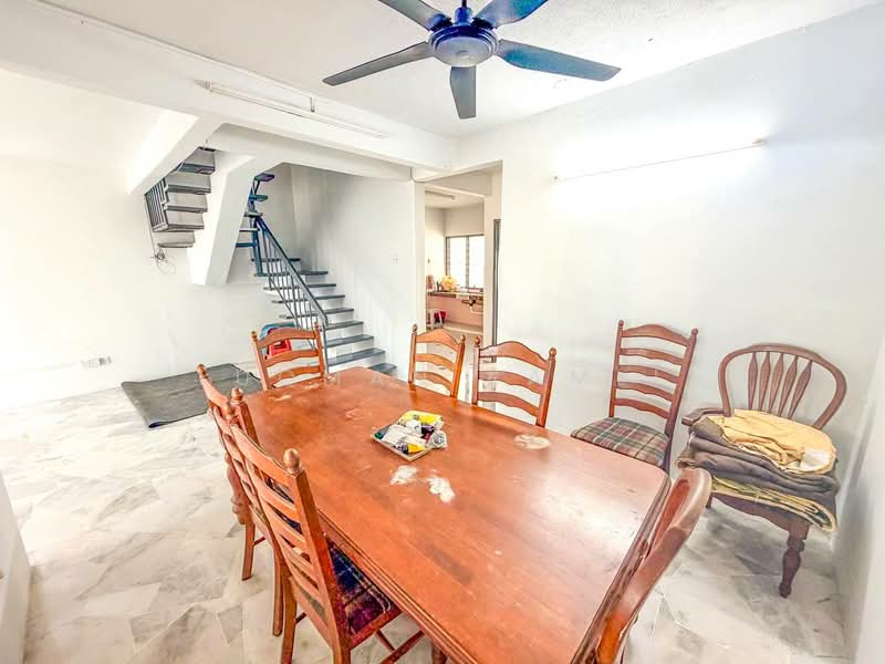 Rumah Teres 2-Tingkat untuk Dijual di Taman Minang (Cheras) - Luqman Ramli - Dining Room - PropertyGuru.com.my