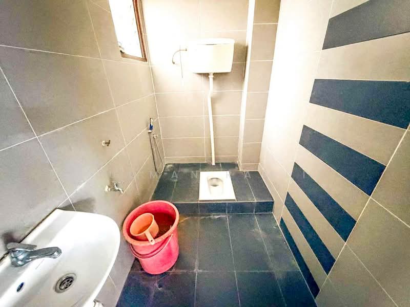 Rumah Teres 2-Tingkat untuk Dijual di Taman Minang (Cheras) - Luqman Ramli - Bathroom - PropertyGuru.com.my
