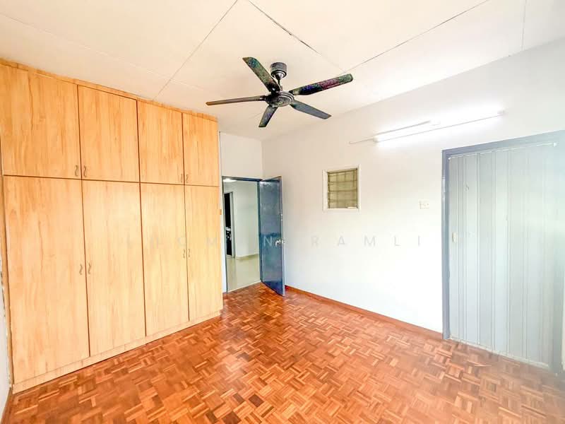Rumah Teres 2-Tingkat untuk Dijual di Taman Minang (Cheras) - Luqman Ramli - Bedroom - PropertyGuru.com.my