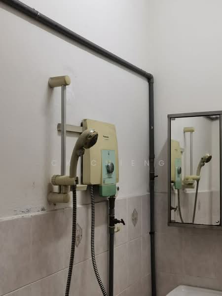 Condominium for Rent at Ridzuan Condominium - CK Chieng - Bathroom - PropertyGuru.com.my