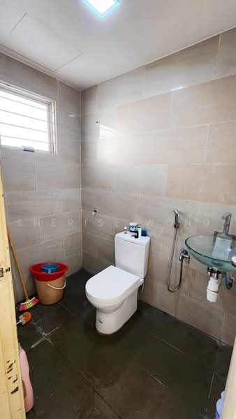 Rumah Teres 2 Tingkat untuk Dijual di Taman Damai Utama (Bandar Kinrara) - Sherise Wong - Bathroom - PropertyGuru.com.my