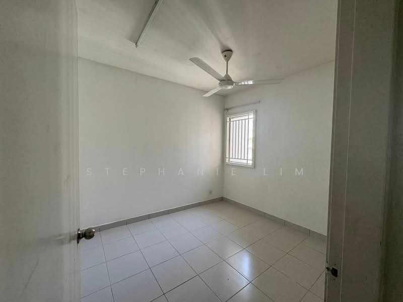 Pangsapuri untuk Dijual di De Kiara - Stephanie Lim - Bedroom - PropertyGuru.com.my