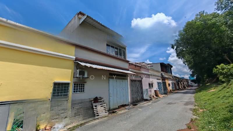 Shop / Office for Sale in Bandar Puteri Puchong (Puchong) - Tony YY - Exterior - PropertyGuru.com.my