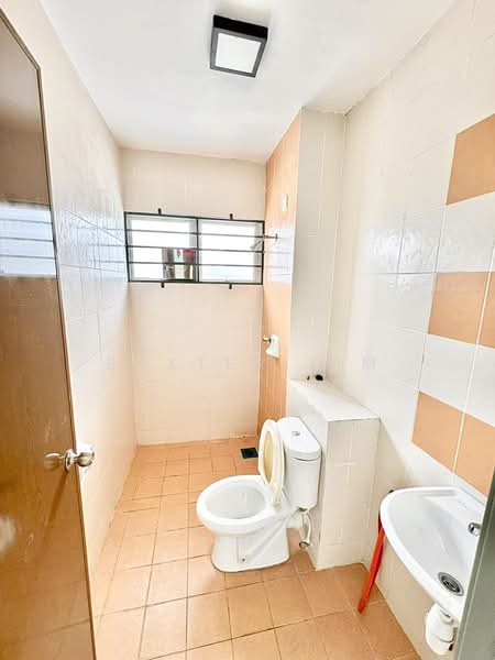 Rumah Teres 2 Tingkat untuk Dijual di Puncak Alam (Selangor) - Baxter Lim - Bathroom - PropertyGuru.com.my