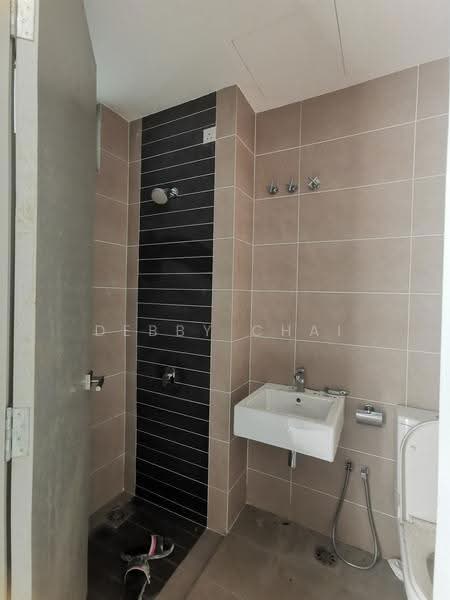 Rumah Berkembar untuk Dijual di D'Island (Puchong) - Debby Chai - Bathroom - PropertyGuru.com.my