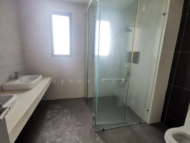 Rumah Berkembar untuk Dijual di D'Island (Puchong) - Debby Chai - Bathroom - PropertyGuru.com.my
