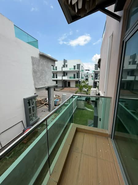 Rumah Kluster untuk Dijual di Taman Bukit Skudai (Skudai) - Dylan Law - Balcony - PropertyGuru.com.my