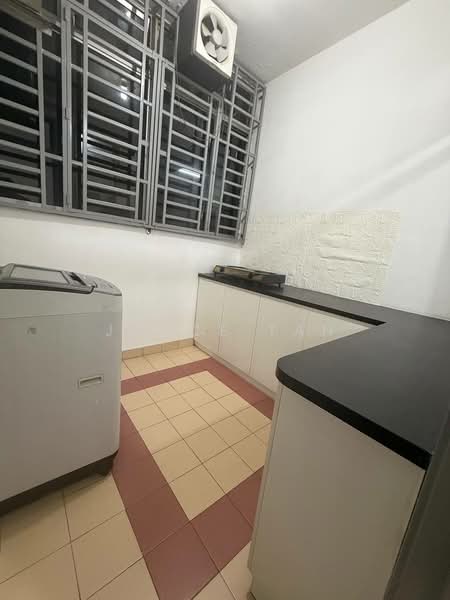 Apartment for Rent at Kipark Apartment - Joyce Tan - Kitchen - PropertyGuru.com.my