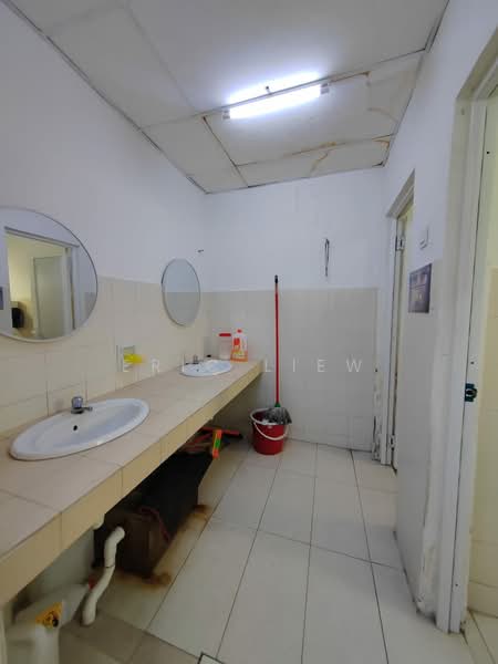 Kedai untuk Disewa di Bandar Mahkota Cheras (Cheras) - Eric Liew - Bathroom - PropertyGuru.com.my