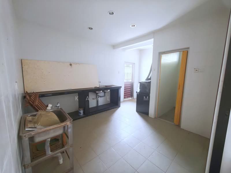 Rumah Teres 2 Tingkat untuk Dijual di Permas Jaya (Johor Bahru) - Karl Lim - Kitchen - PropertyGuru.com.my