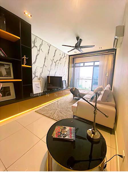 Kondominium untuk Dijual di Vivo Residential Suites - Bunny Kee - Living Room - PropertyGuru.com.my