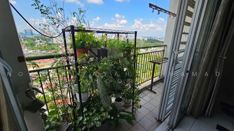 Service Residence for Sale at Alam Idaman - Noor Hidayah Mohamad Noor - Balcony - PropertyGuru.com.my