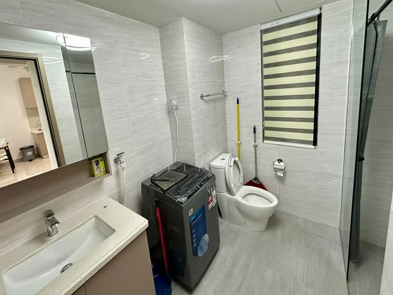 Servis Apartment untuk Disewa di Baron Residence @ Lake City - Justin Lai - Bathroom - PropertyGuru.com.my