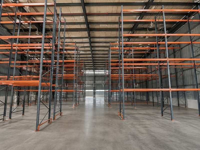 Detached Factory for Sale in Taman Bukit Serdang (Seri Kembangan) - Audrey Lim - Interior - PropertyGuru.com.my