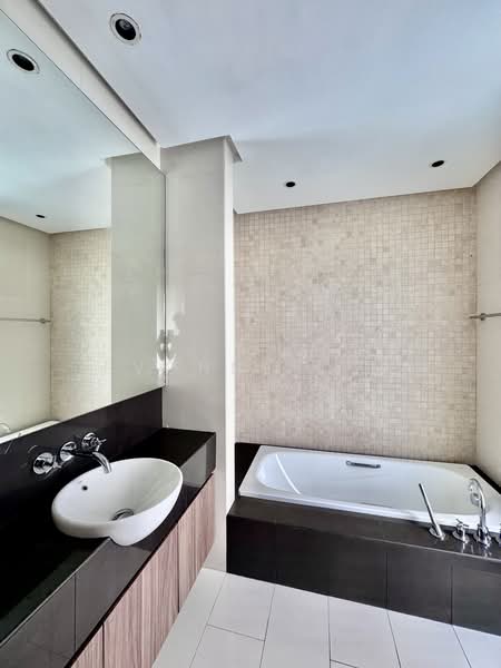 Rumah Berkembar untuk Dijual di Seri Tanjung Pinang (Tanjung Tokong) - Evonne Lim - Bathroom - PropertyGuru.com.my
