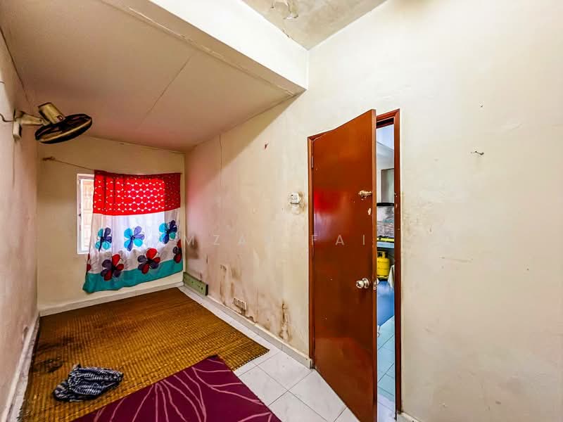 Rumah Teres 2 Tingkat untuk Dijual di Usj 12 (Subang Jaya) - Amzar Faiz - PropertyGuru.com.my