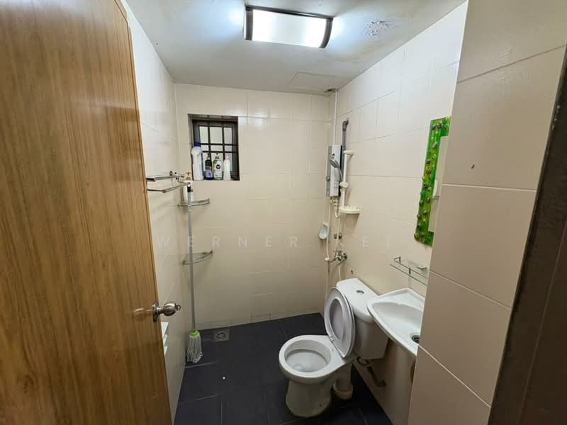 Pangsapuri untuk Dijual di Prima Regency - Werner Kee - Bathroom - PropertyGuru.com.my
