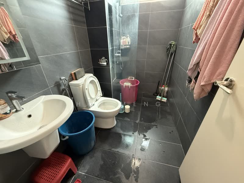 Kondominium untuk Dijual di Setia Pinnacle - Hoy Meng - Bathroom - PropertyGuru.com.my