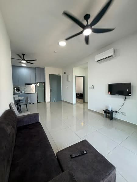 Kediaman Servis untuk Disewa di Parkland Residence - Sarah Chee - Living Room - PropertyGuru.com.my
