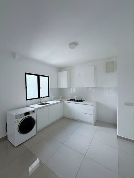Kediaman Servis untuk Disewa di Huni @ Eco Ardence - Jeff Tan - Kitchen - PropertyGuru.com.my