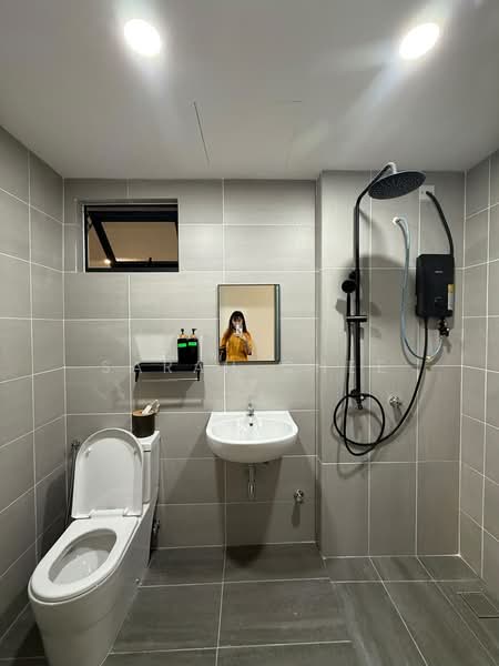 Kediaman Servis untuk Disewa di Parkland Residence - Sarah Chee - Bathroom - PropertyGuru.com.my