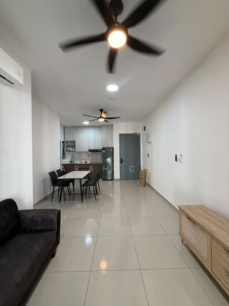 Kediaman Servis untuk Disewa di Parkland Residence - Sarah Chee - Living Room - PropertyGuru.com.my
