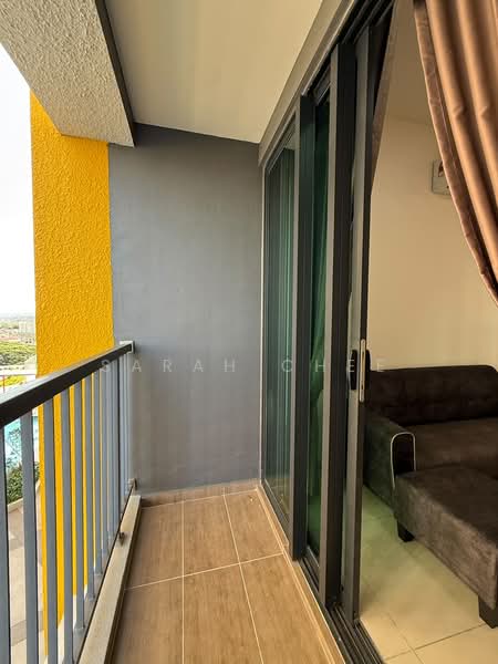 Kediaman Servis untuk Disewa di Parkland Residence - Sarah Chee - Balcony - PropertyGuru.com.my