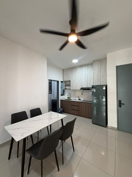 Kediaman Servis untuk Disewa di Parkland Residence - Sarah Chee - Dining Room - PropertyGuru.com.my
