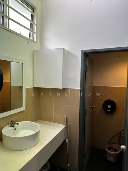 Kedai untuk Disewa di Taman Kota Syahbandar (Melaka City) - Joanne How - Bathroom - PropertyGuru.com.my
