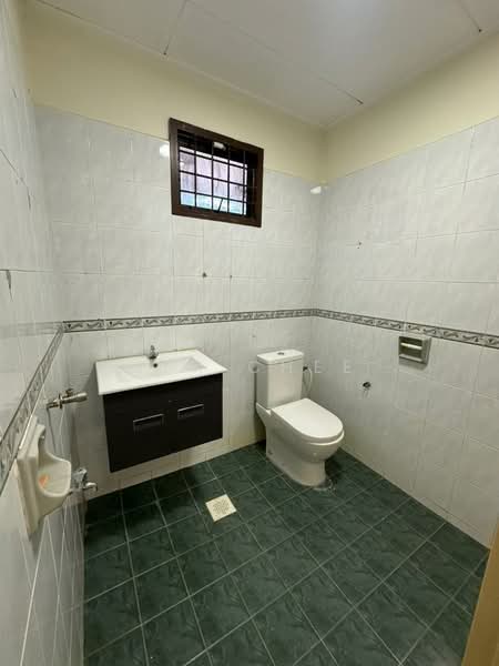 Rumah Teres untuk Disewa di Taman Desa Tebrau (Tebrau) - Jim Chee - Bathroom - PropertyGuru.com.my