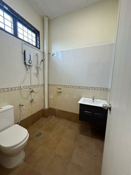 Rumah Teres untuk Disewa di Taman Desa Tebrau (Tebrau) - Jim Chee - Bathroom - PropertyGuru.com.my